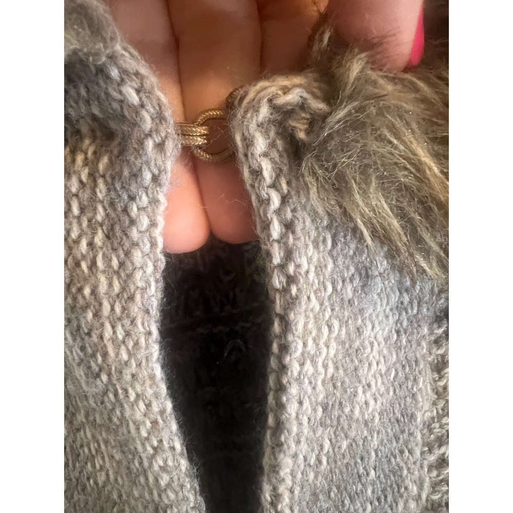 American Rag Cie Womens Gray Black Faux Fur Collar Knit Cardigan Sweater Size M - Picture 6 of 7